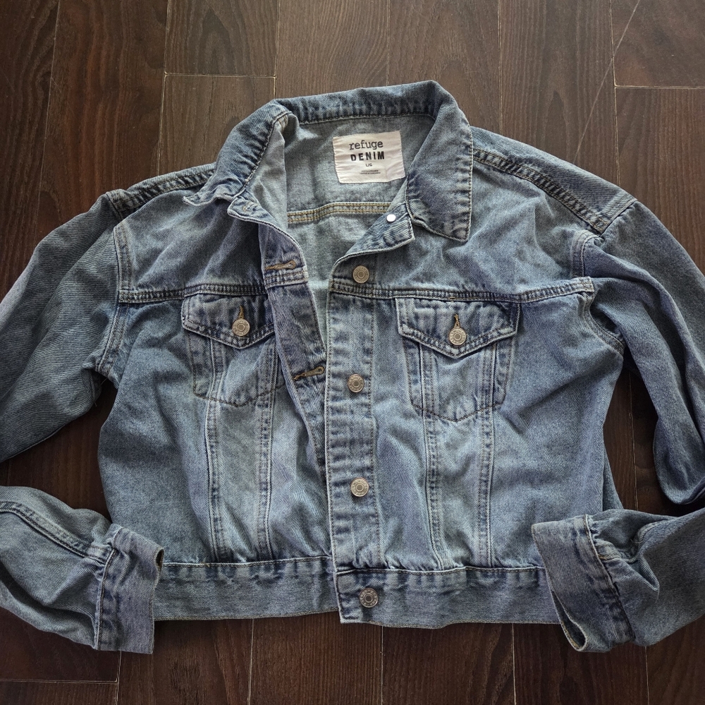 Refuge Ladies Size Large Denim Jacket With Stretch